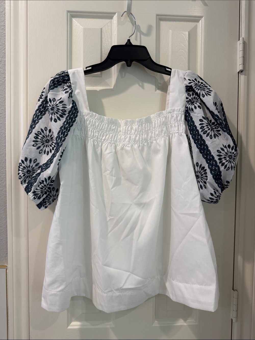 Umgee White Peasant Blouse with Navy Embroidered Puff Sleeves